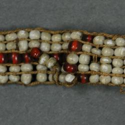 Arrow pattern necklace