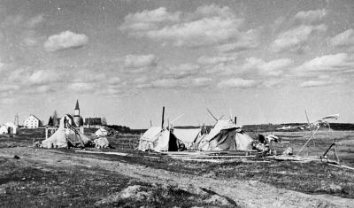 Photograph of tents belonging to visitors from Rupert's House
