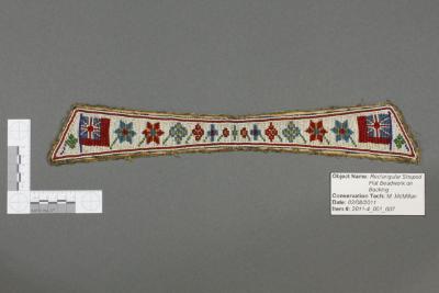 Collar with flag and floral designs