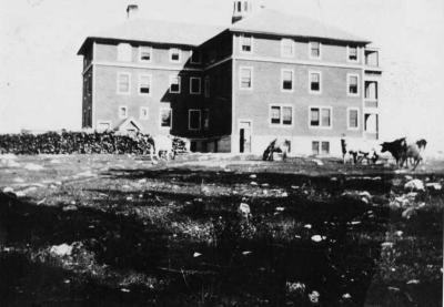 Photograph of Mackay R.S., side view