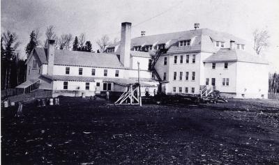 Photograph of the new school building in Sioux Lookout