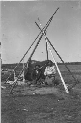 Photograph of John and Sarah Englishshoes